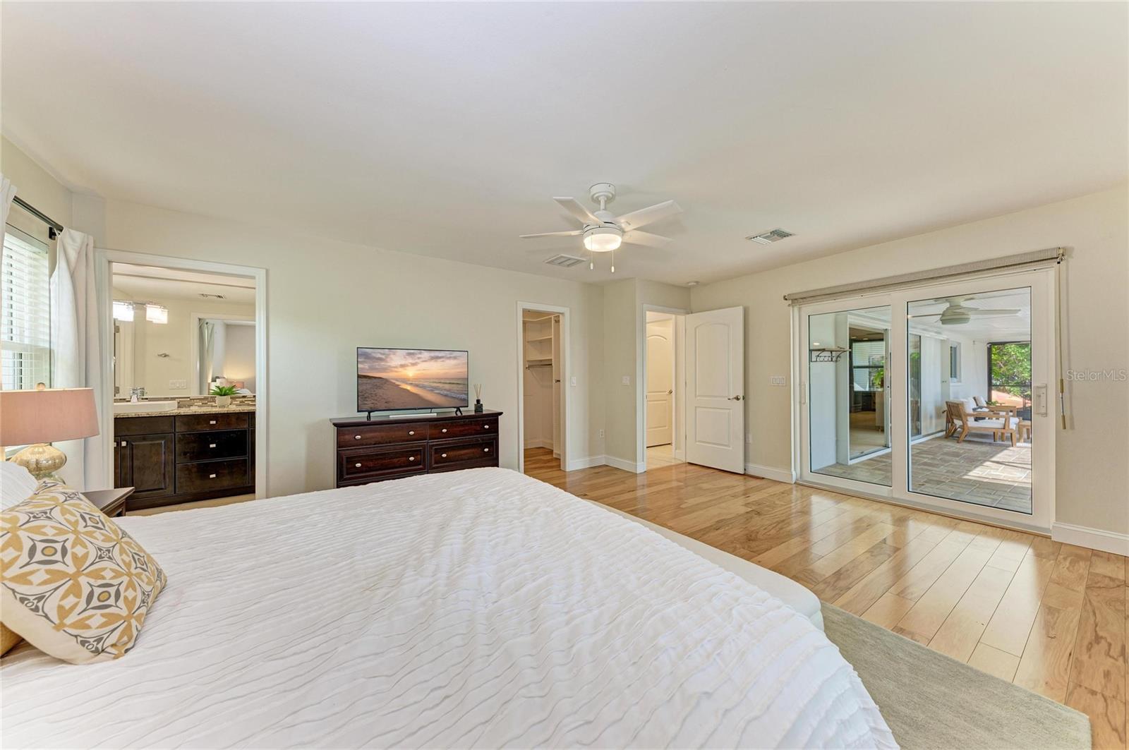 SIESTA ISLES - Residential