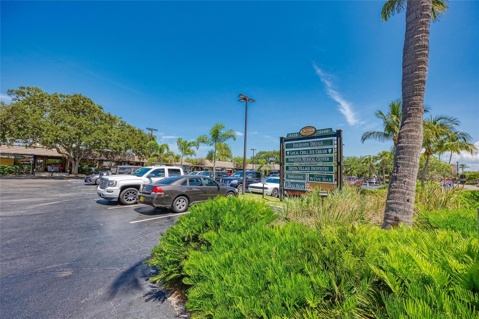 SIESTA ISLES - Residential