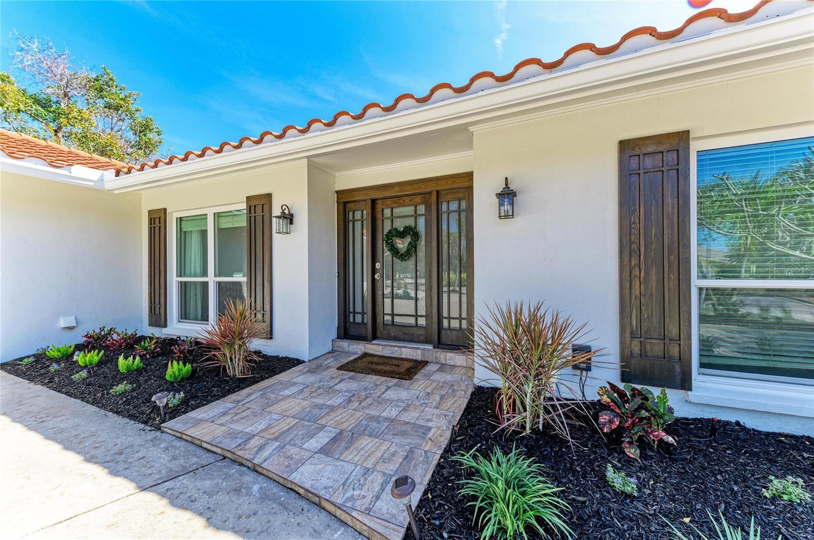 SIESTA ISLES - Residential