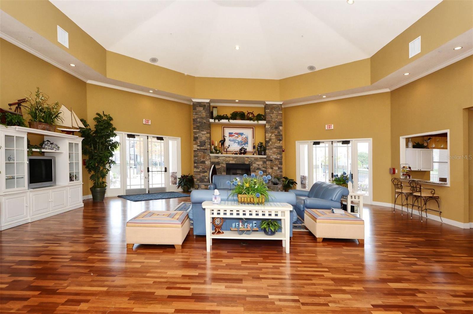ADMIRALS WALK - Residential