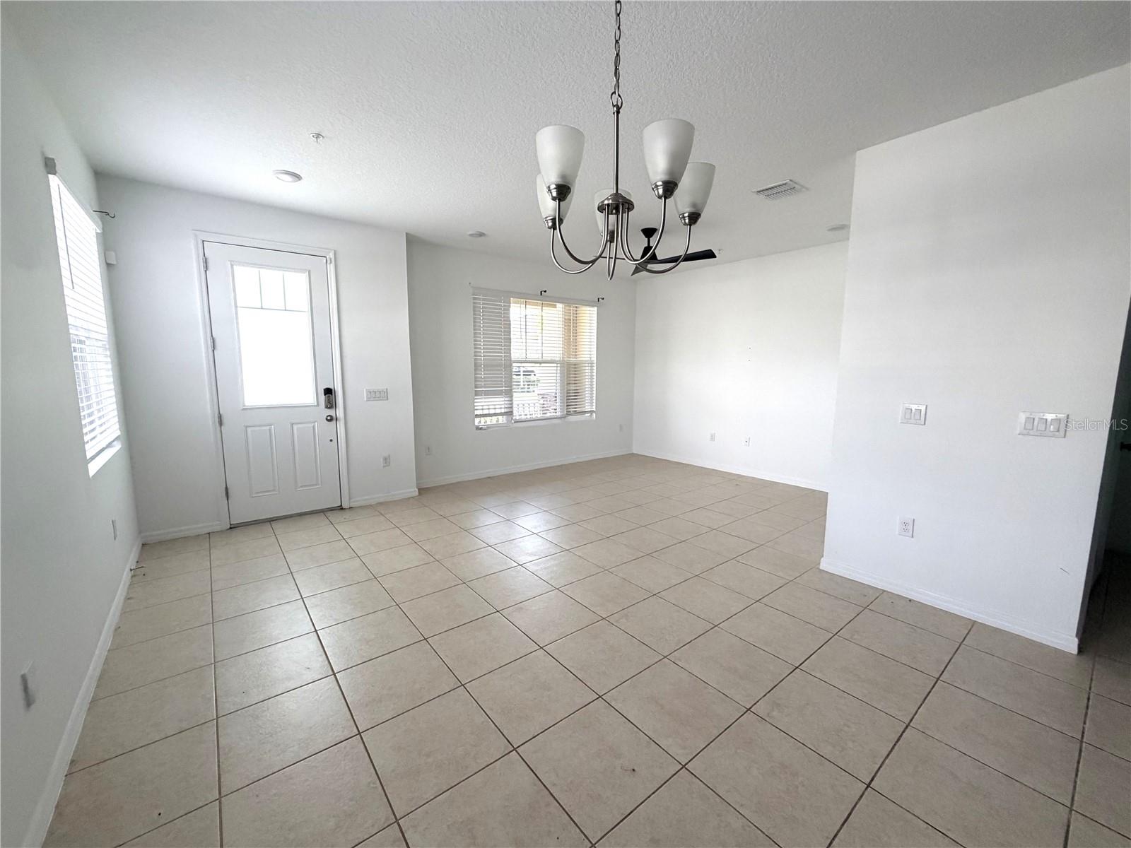 RANDAL WALK - Residential