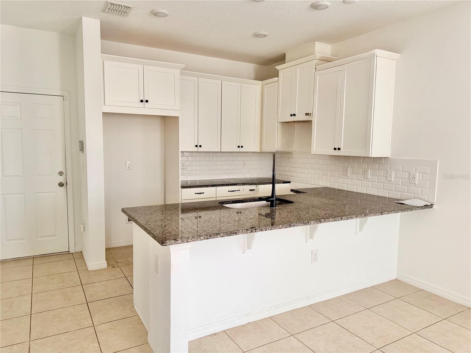 RANDAL WALK - Residential
