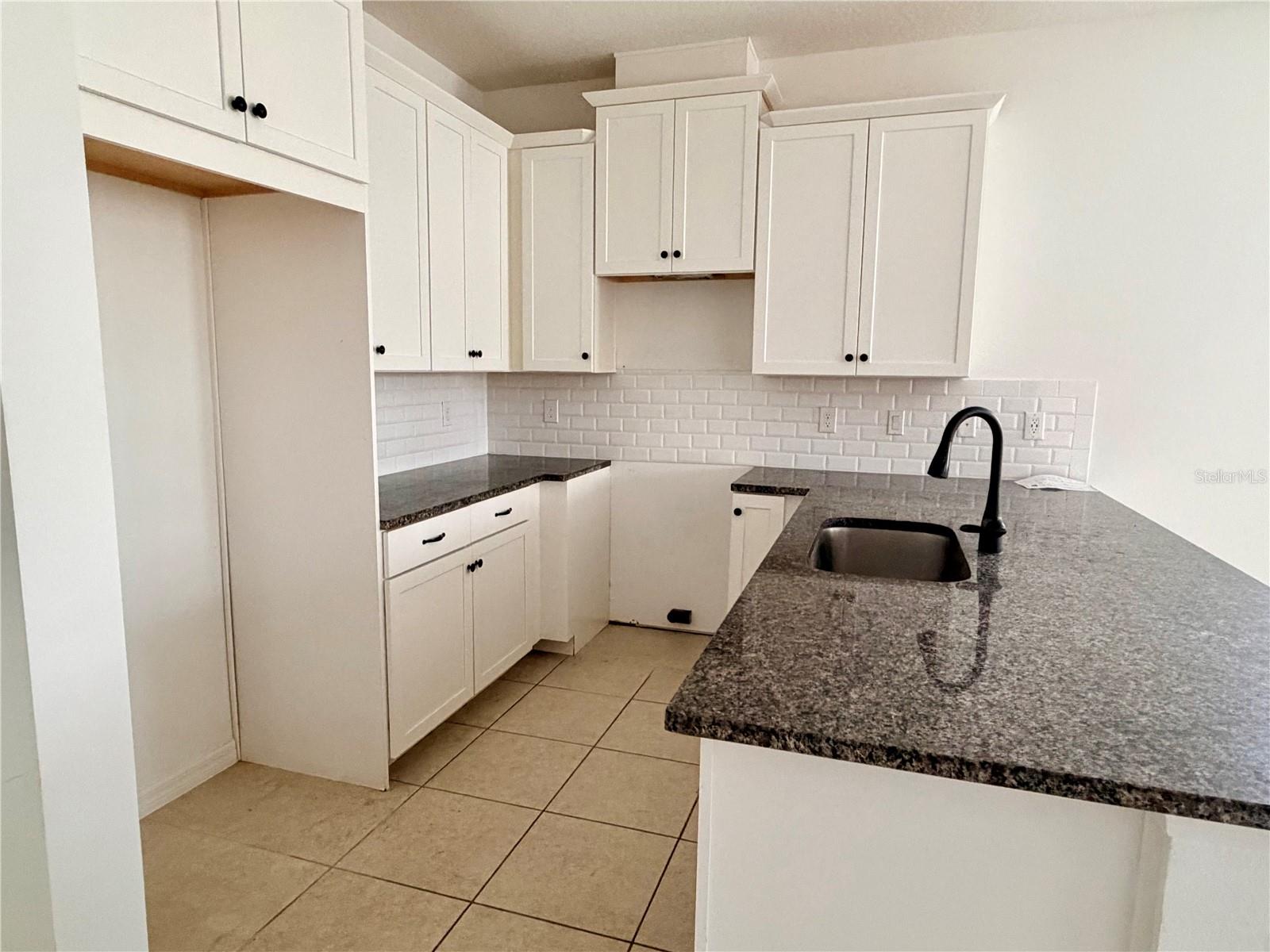 RANDAL WALK - Residential