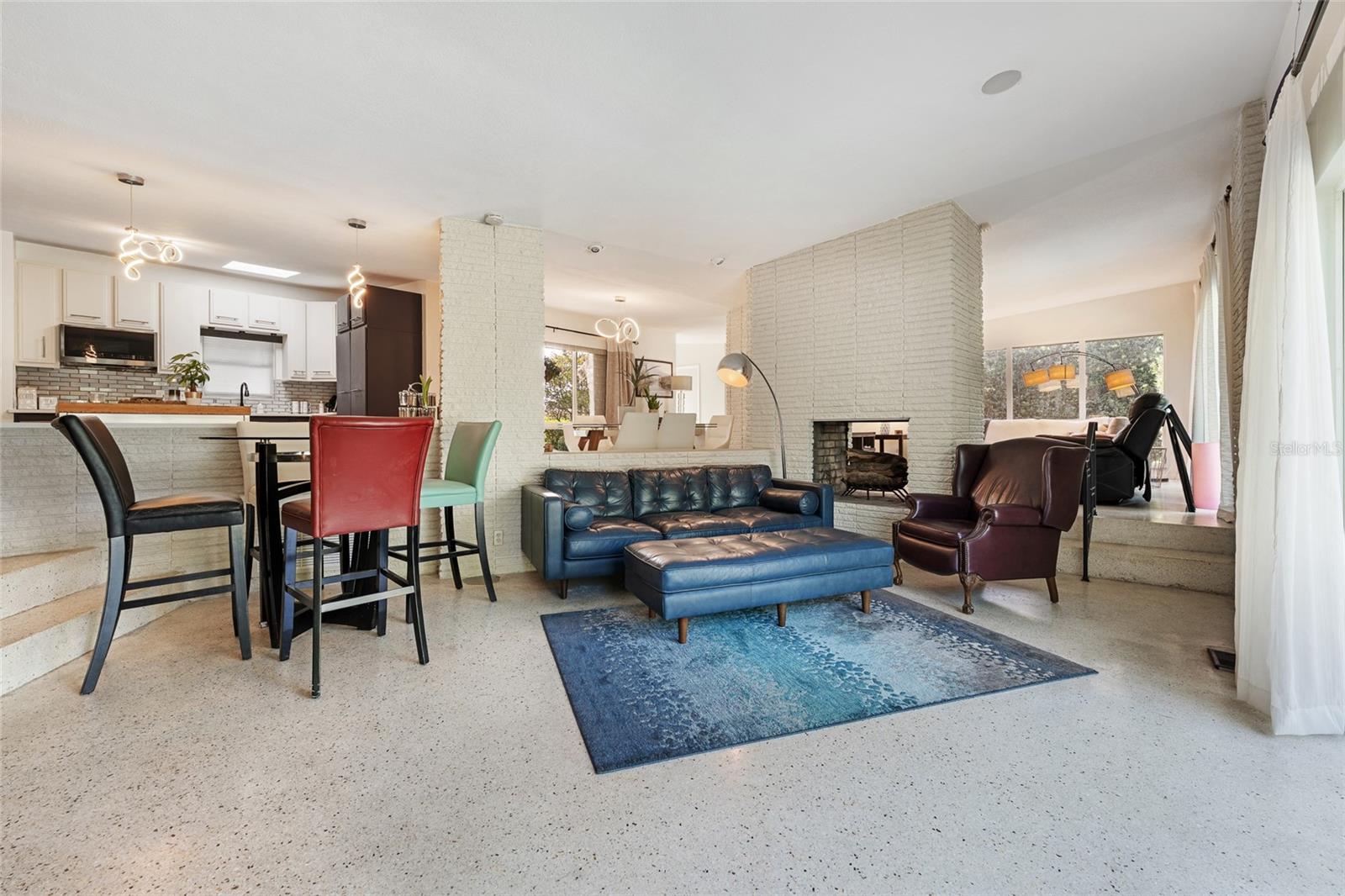 FLAMINGO SHORES - Residential