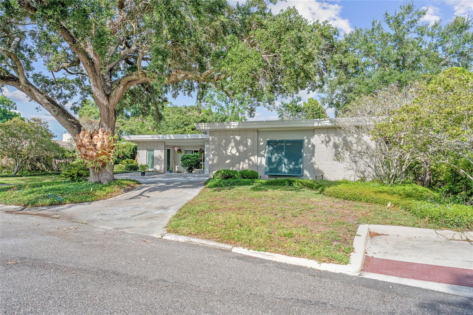 FLAMINGO SHORES - Residential