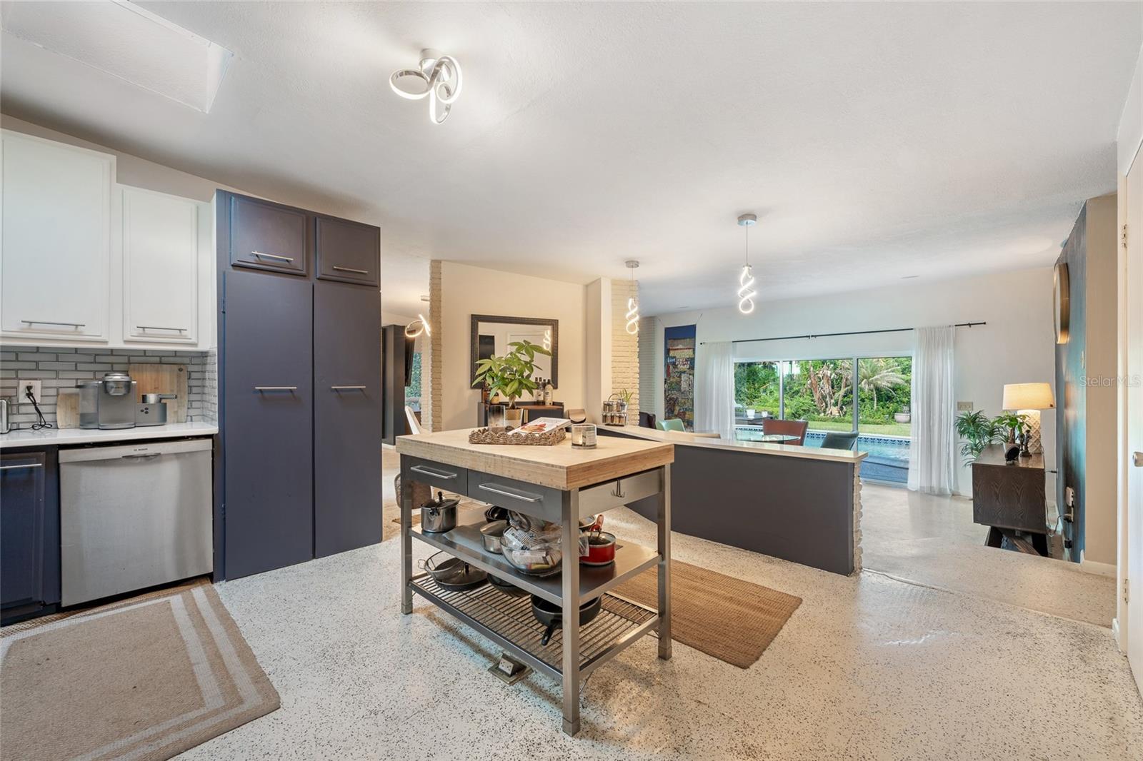 FLAMINGO SHORES - Residential