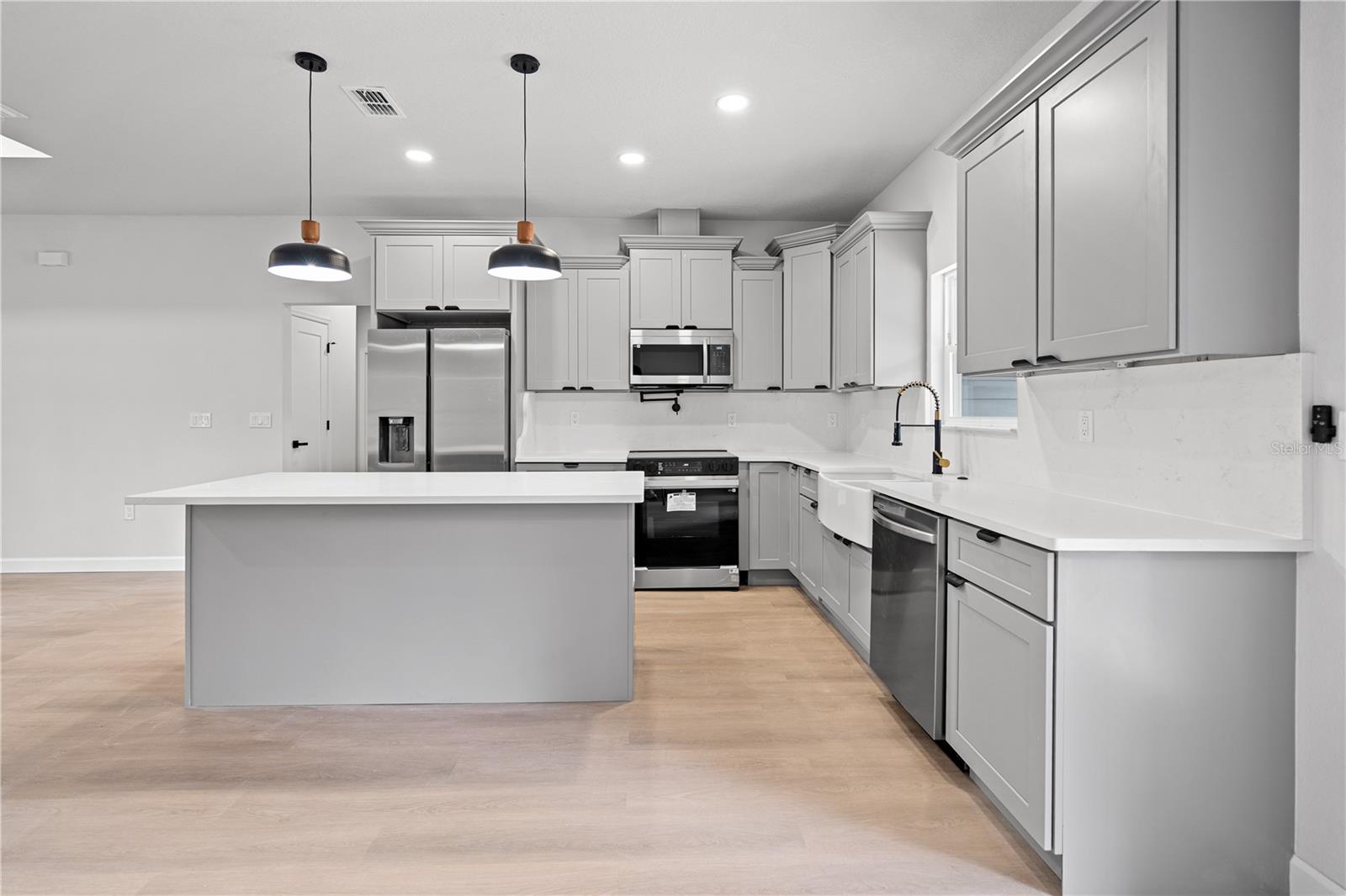 CHIEFLAND COUNTRY ESTATES - Residential