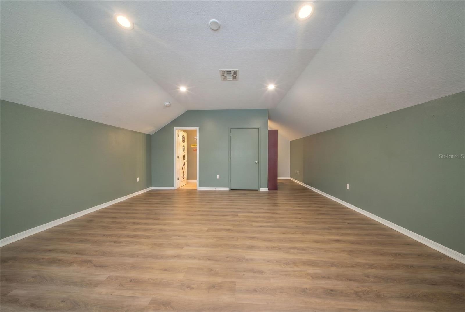 EAST LAKE RESERVE AT NARCOOSSEE UNIT 4 - Residential