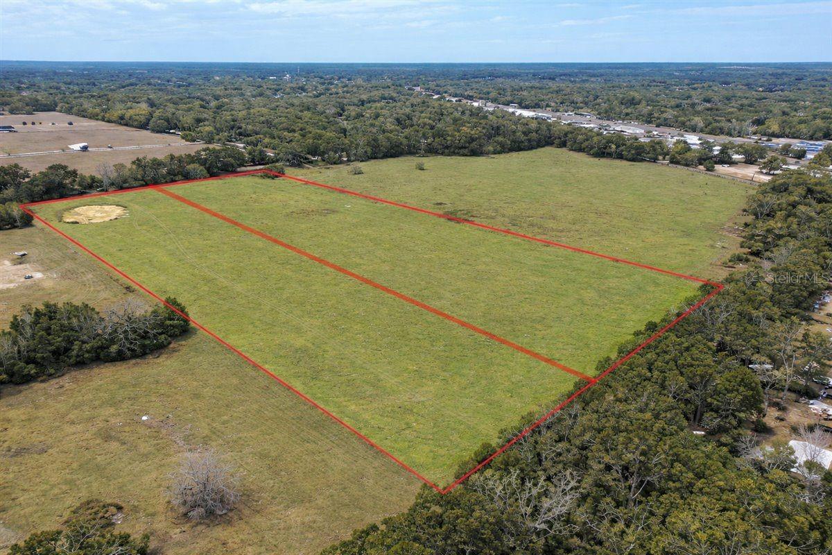 10 acres inside the city limits of High Springs, Florida—part of a newly surveyed split from a 20-acre parcel, offering flexibility without sacrificing space or privacy. Conveniently located just off Hwy 441, this property provides easy access to town while still delivering the peace and freedom of country living.
Fenced on three sides with an agricultural exemption in place to help keep property taxes low. Zoned R-1 (residential), it’s ideal for a private estate, homestead, or custom home, with plenty of room to spread out and enjoy the natural beauty of North Florida.
With no HOA, you’ll have the freedom to truly make it your own. Plus, its location within city limits offers long-term investment potential (buyer to verify future use and possibilities with the City of High Springs).
Whether you're ready to build now or hold for the future, this 10-acre parcel is a blank canvas in one of High Springs’ most desirable and growing areas.