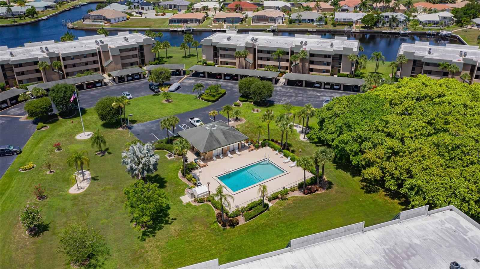 BANYAN POINT PH 03 - Residential