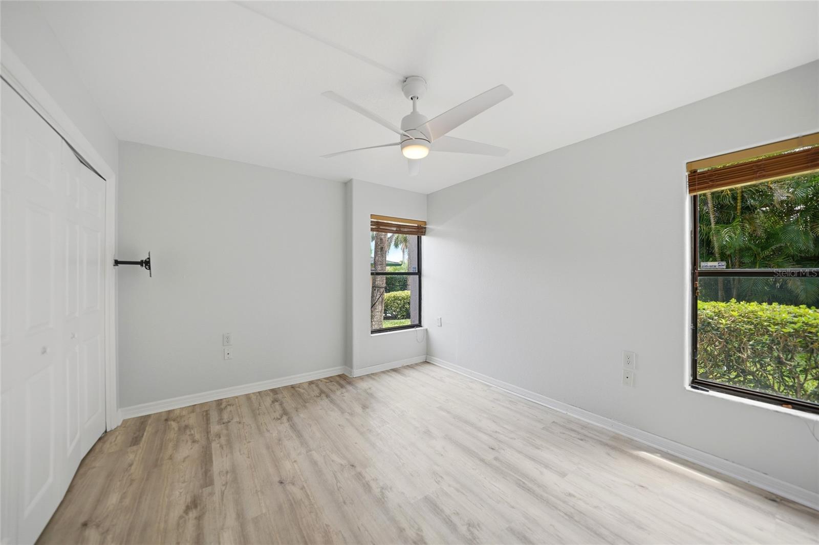 BANYAN POINT PH 03 - Residential