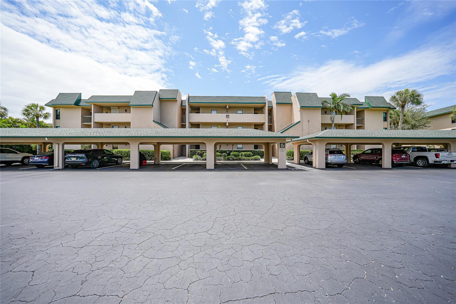 BANYAN POINT PH 03 - Residential