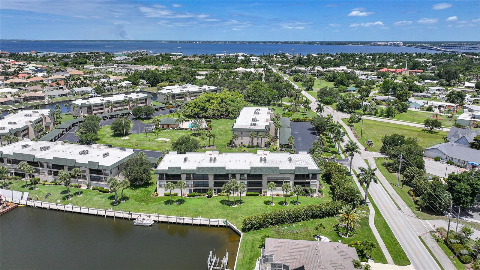BANYAN POINT PH 03 - Residential