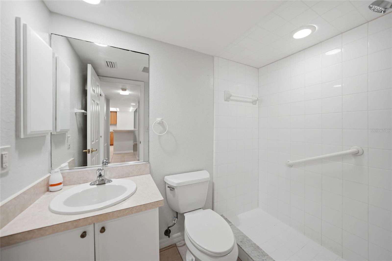 BANYAN POINT PH 03 - Residential