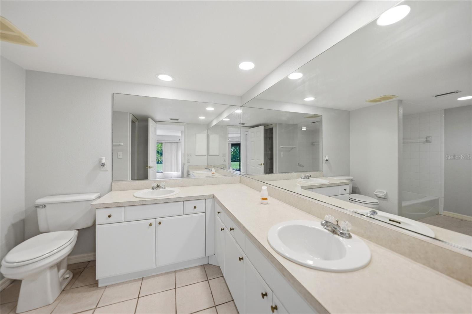 BANYAN POINT PH 03 - Residential