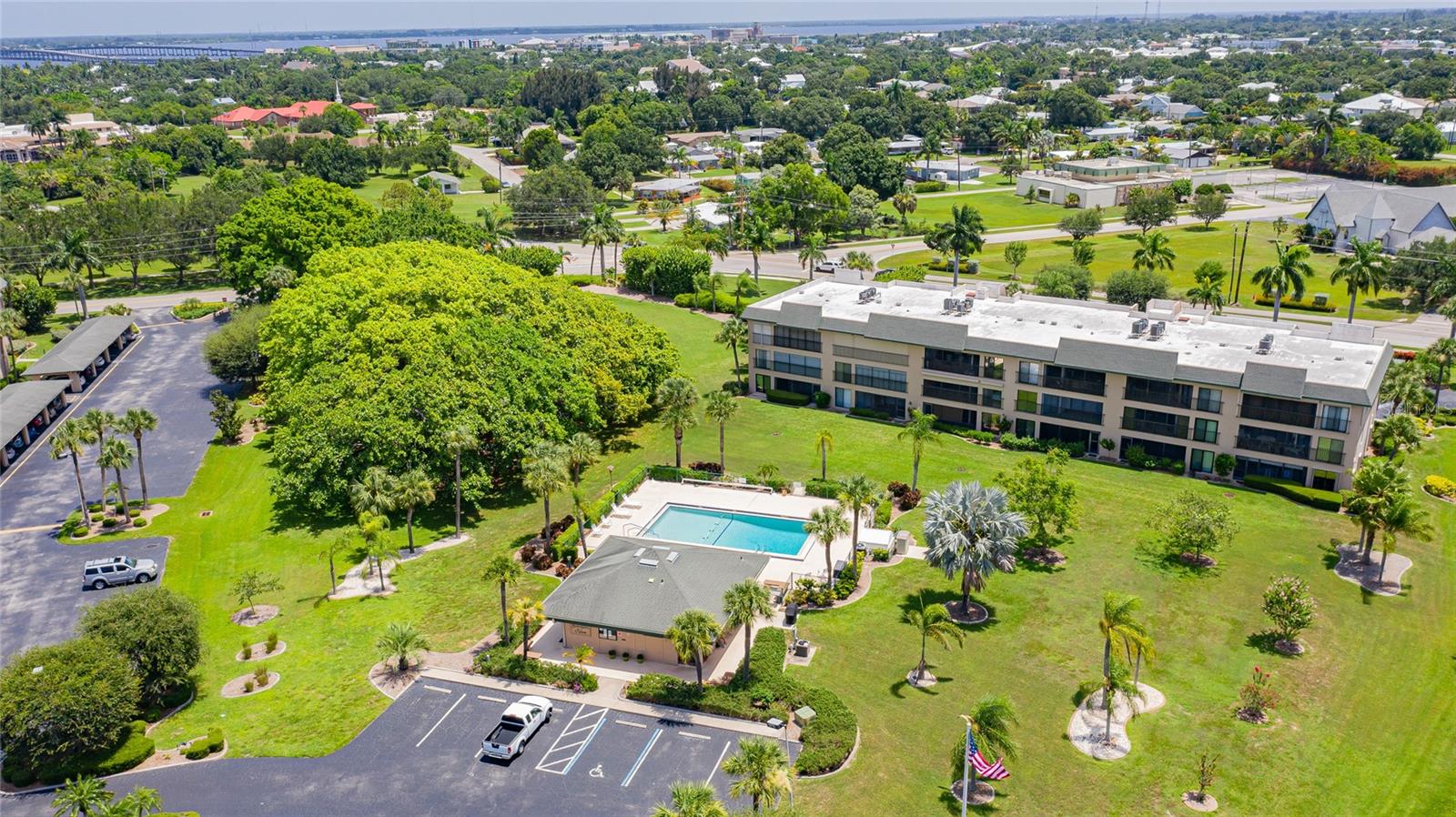 BANYAN POINT PH 03 - Residential