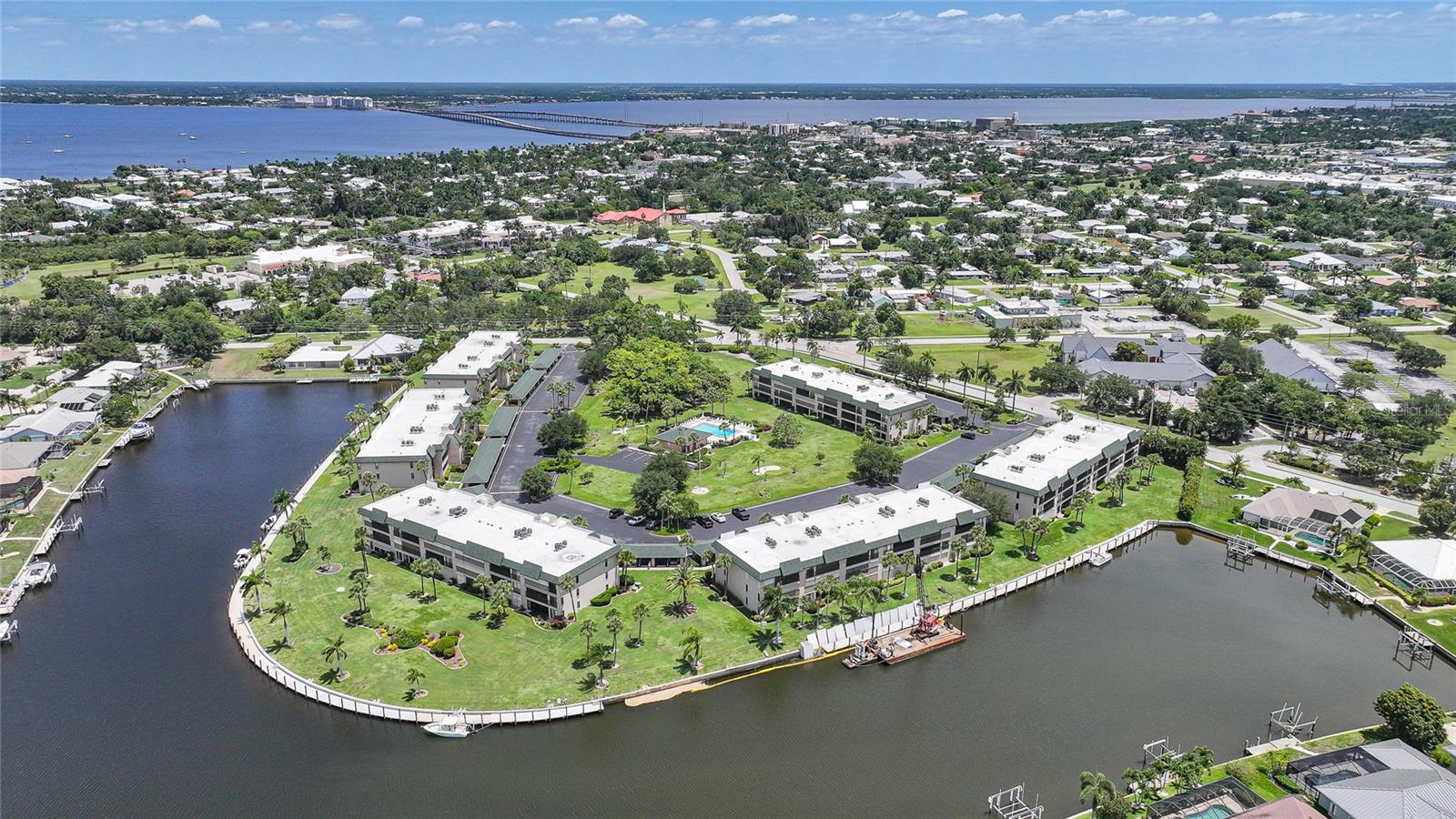BANYAN POINT PH 03 - Residential