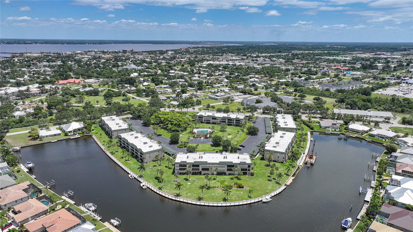 BANYAN POINT PH 03 - Residential