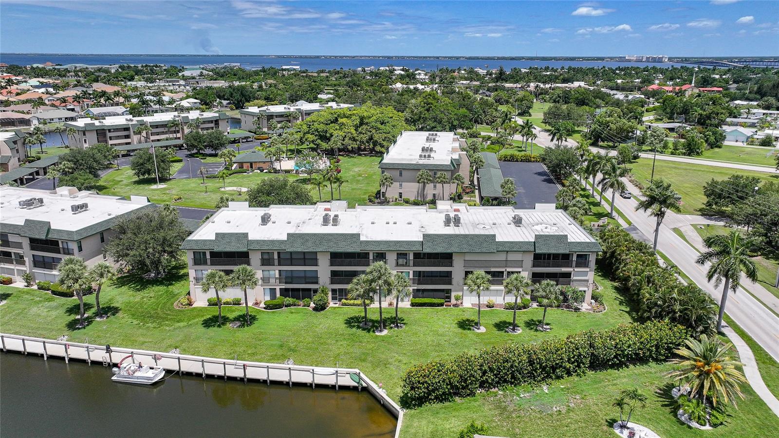 BANYAN POINT PH 03 - Residential