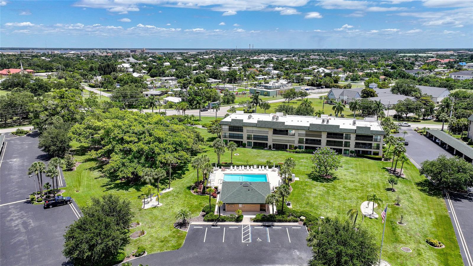 BANYAN POINT PH 03 - Residential