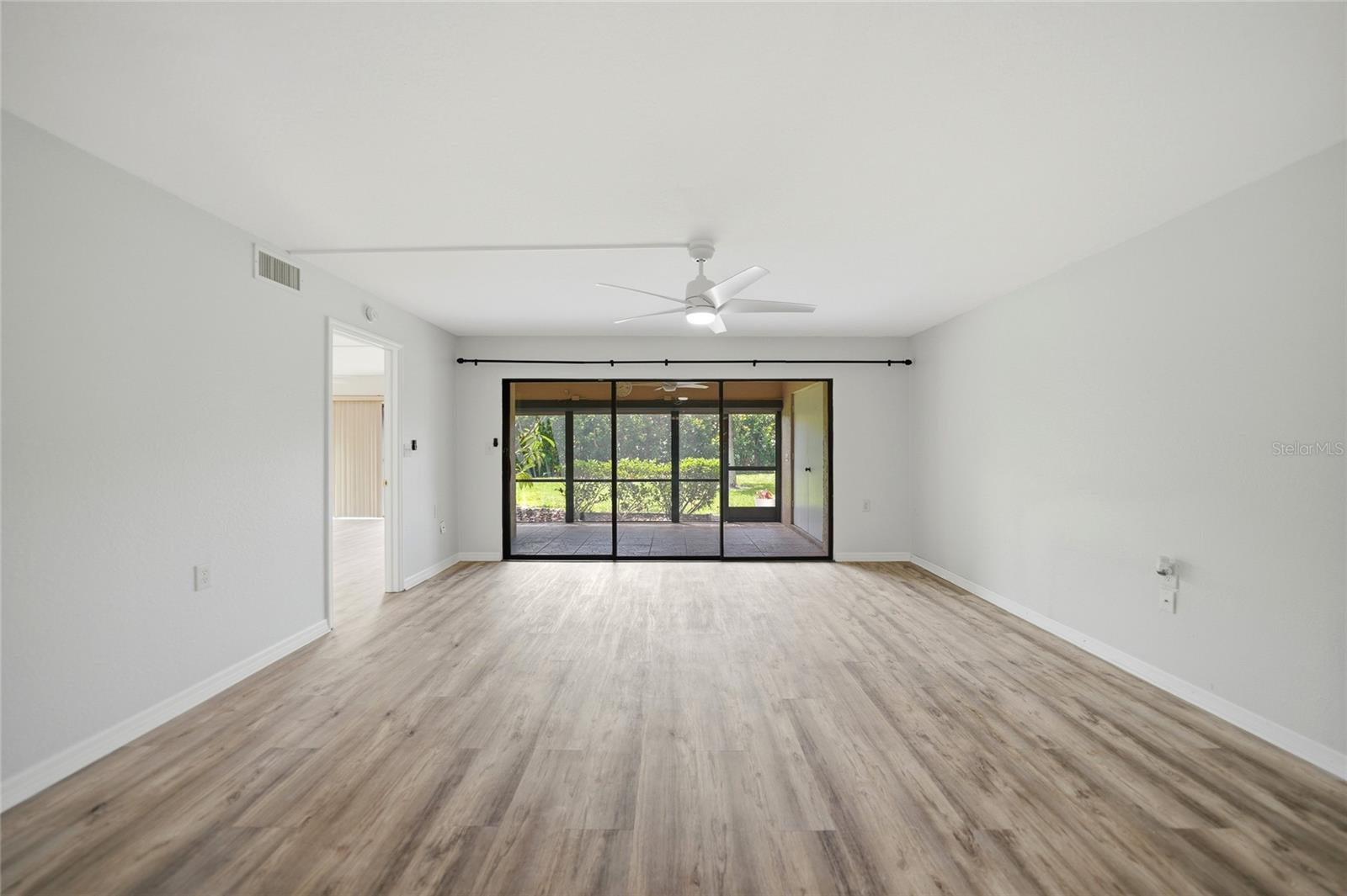 BANYAN POINT PH 03 - Residential