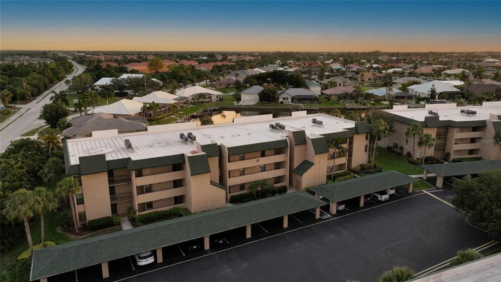 BANYAN POINT PH 03 - Residential