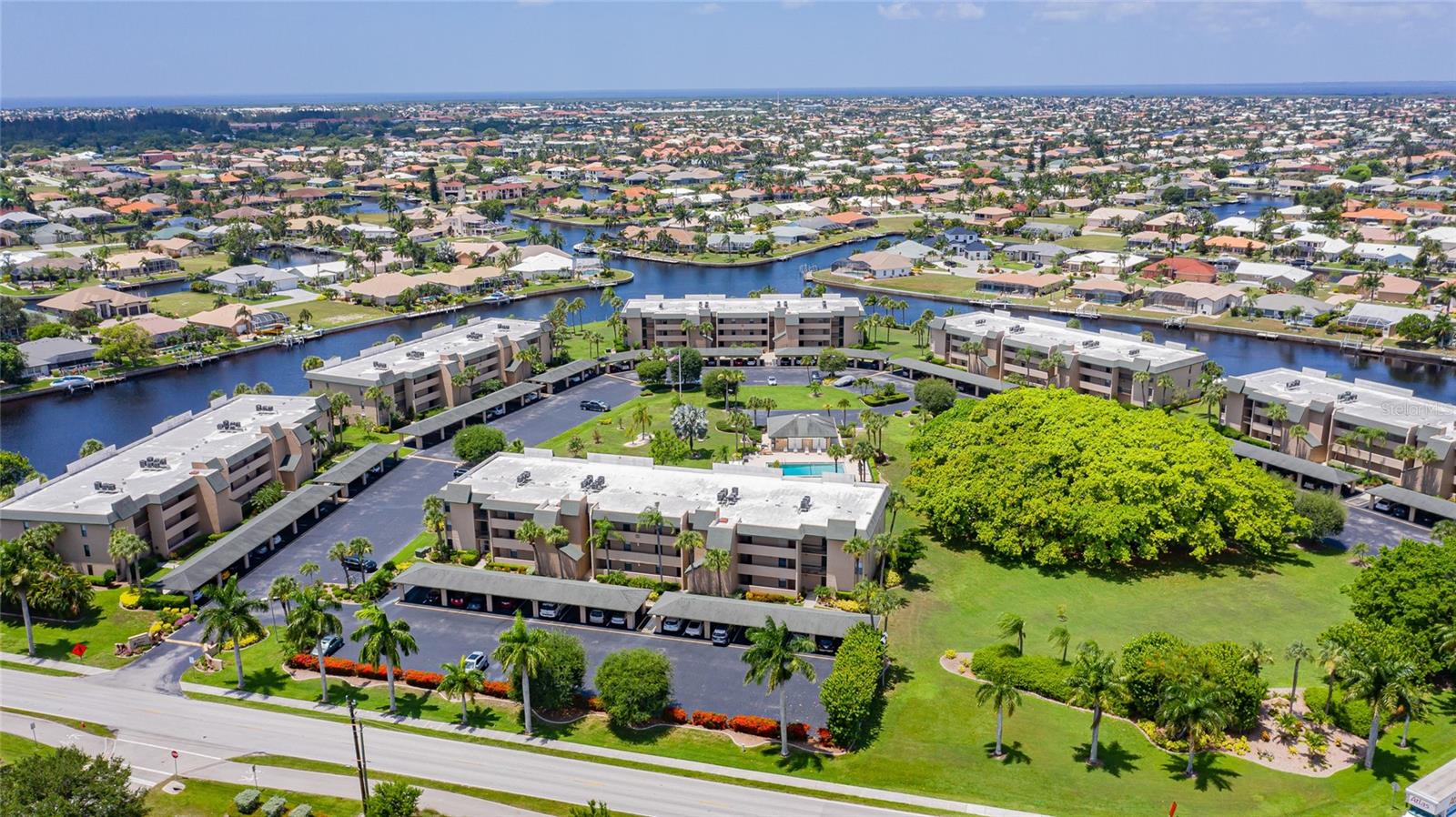 BANYAN POINT PH 03 - Residential