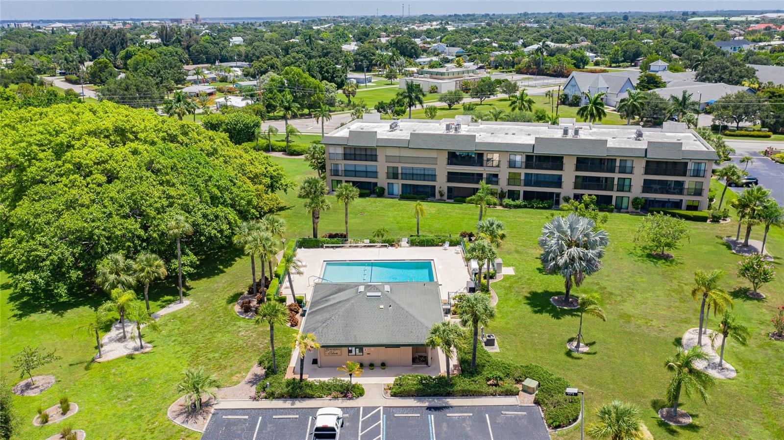 BANYAN POINT PH 03 - Residential