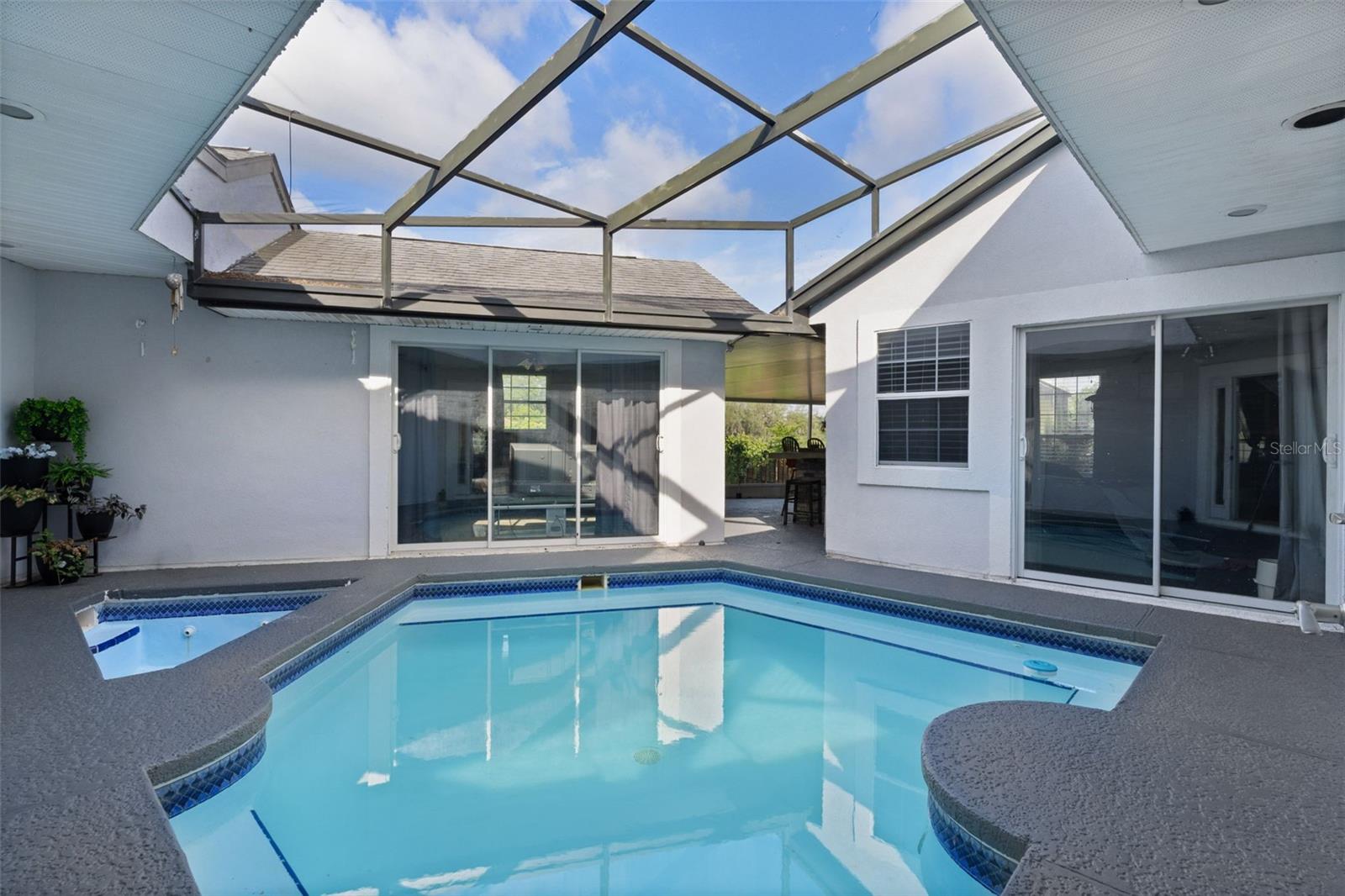 VALENCIA TERRACE - Residential