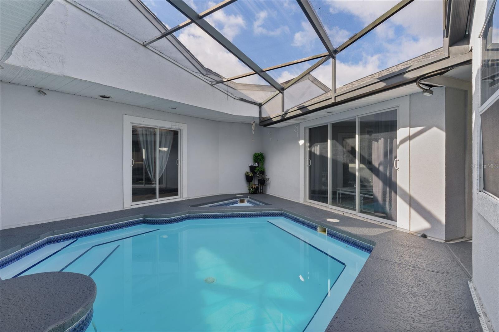 VALENCIA TERRACE - Residential