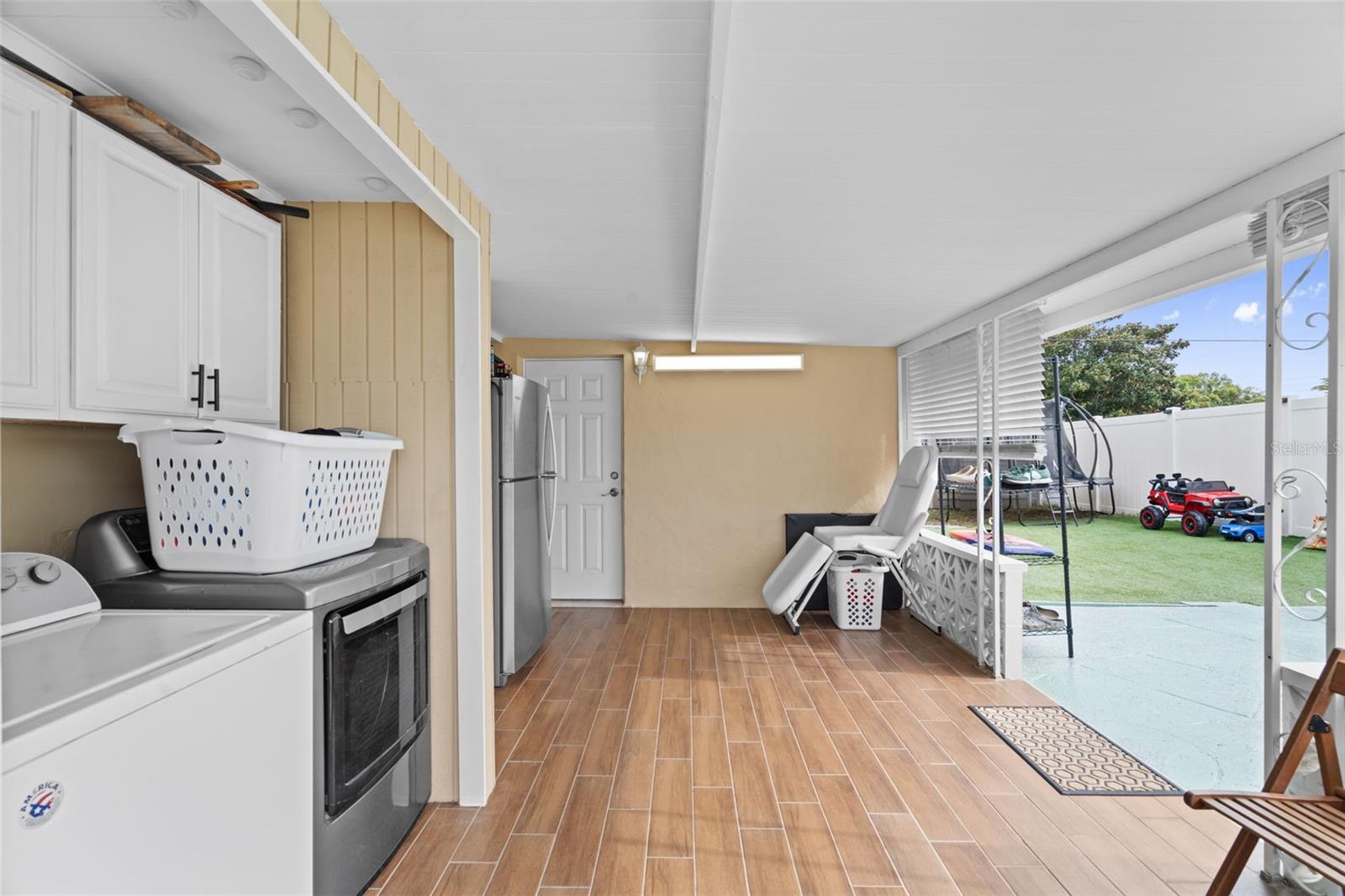 COLONIAL HILLS - Residential