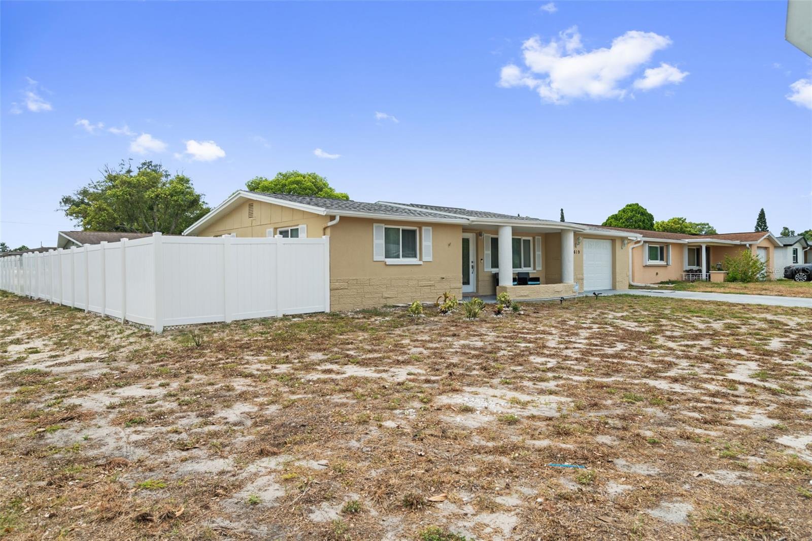 COLONIAL HILLS - Residential