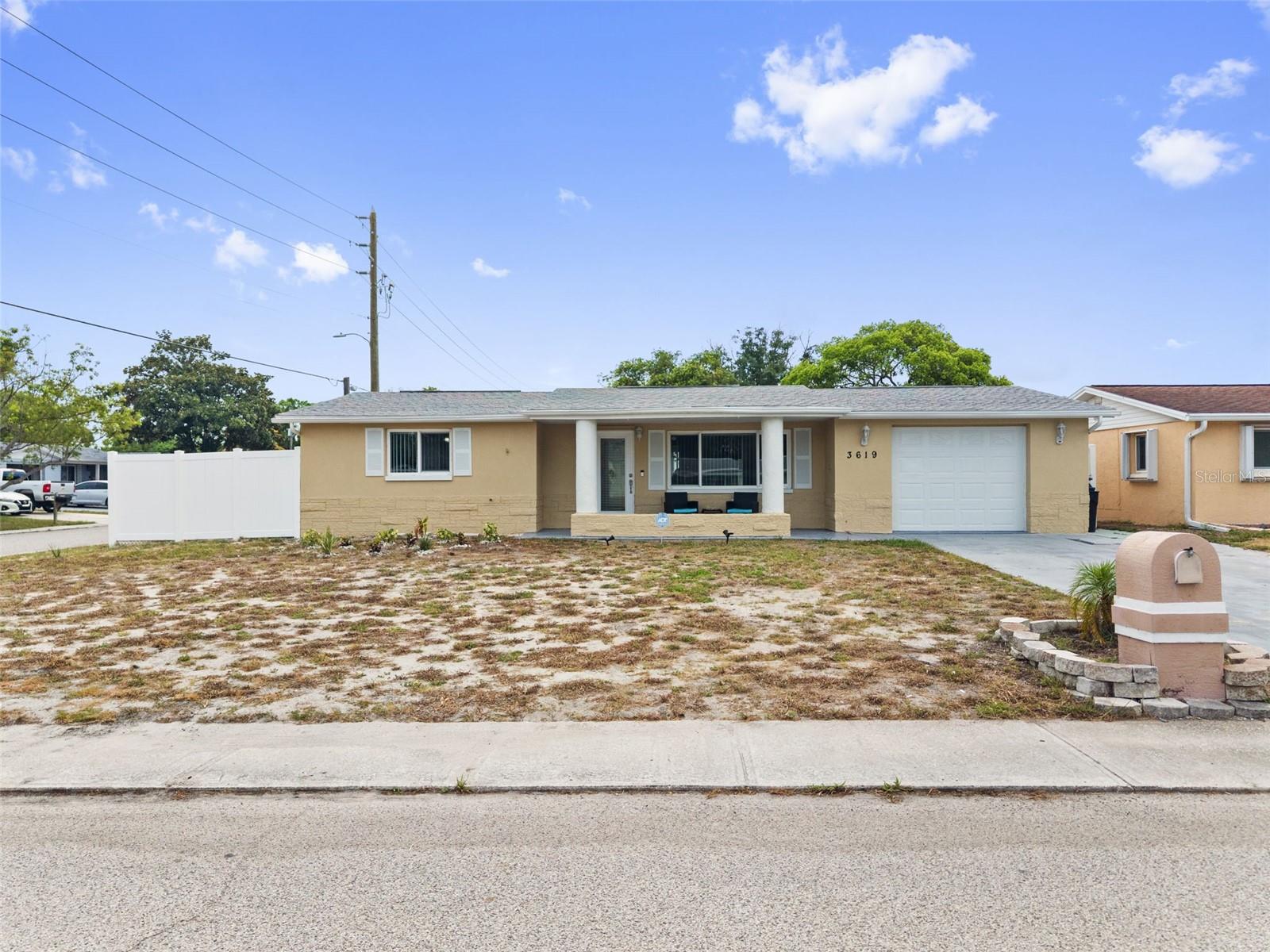 COLONIAL HILLS - Residential