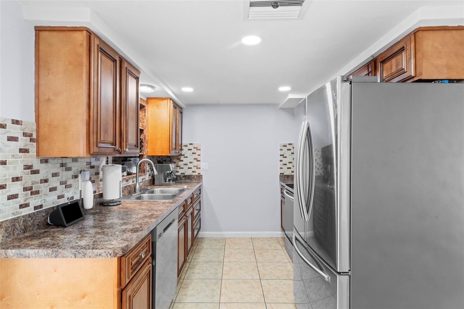 COLONIAL HILLS - Residential