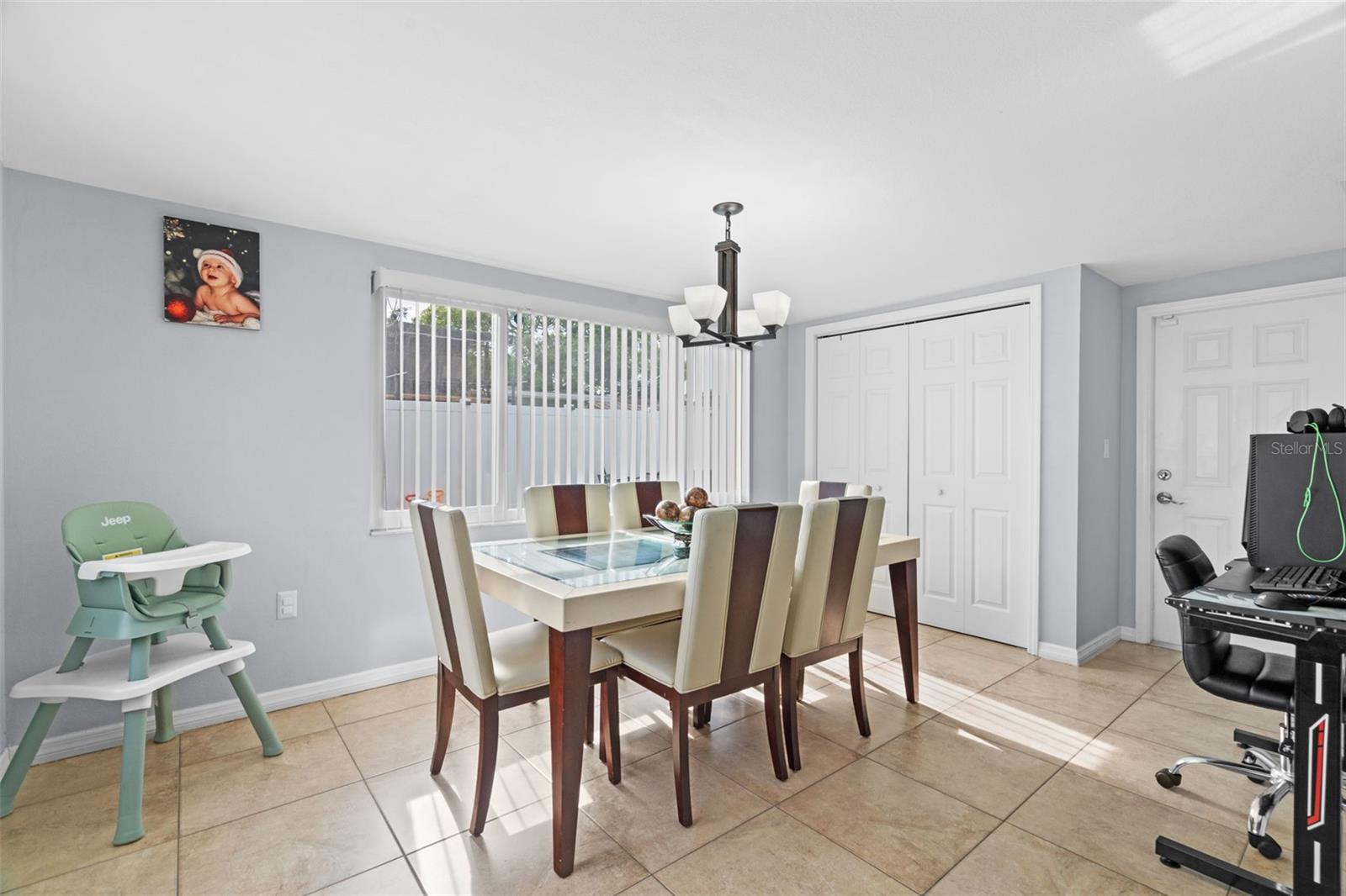 COLONIAL HILLS - Residential