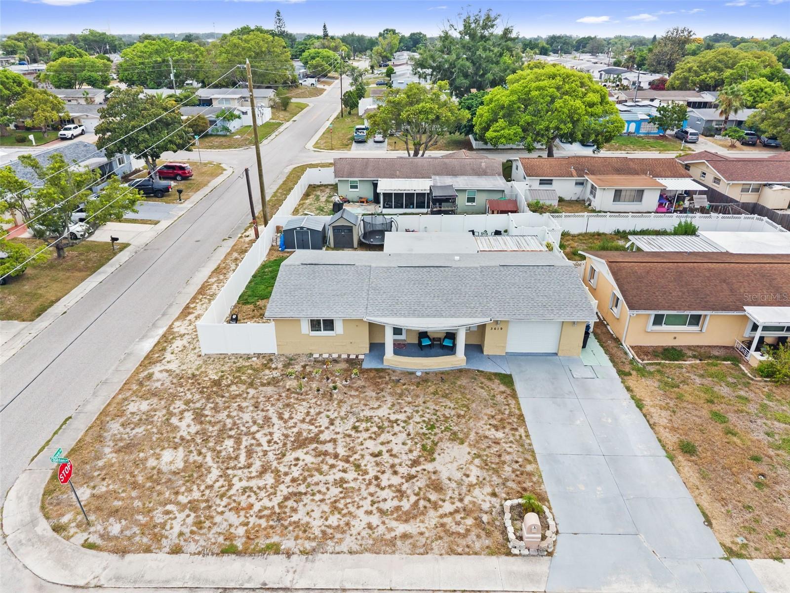 COLONIAL HILLS - Residential