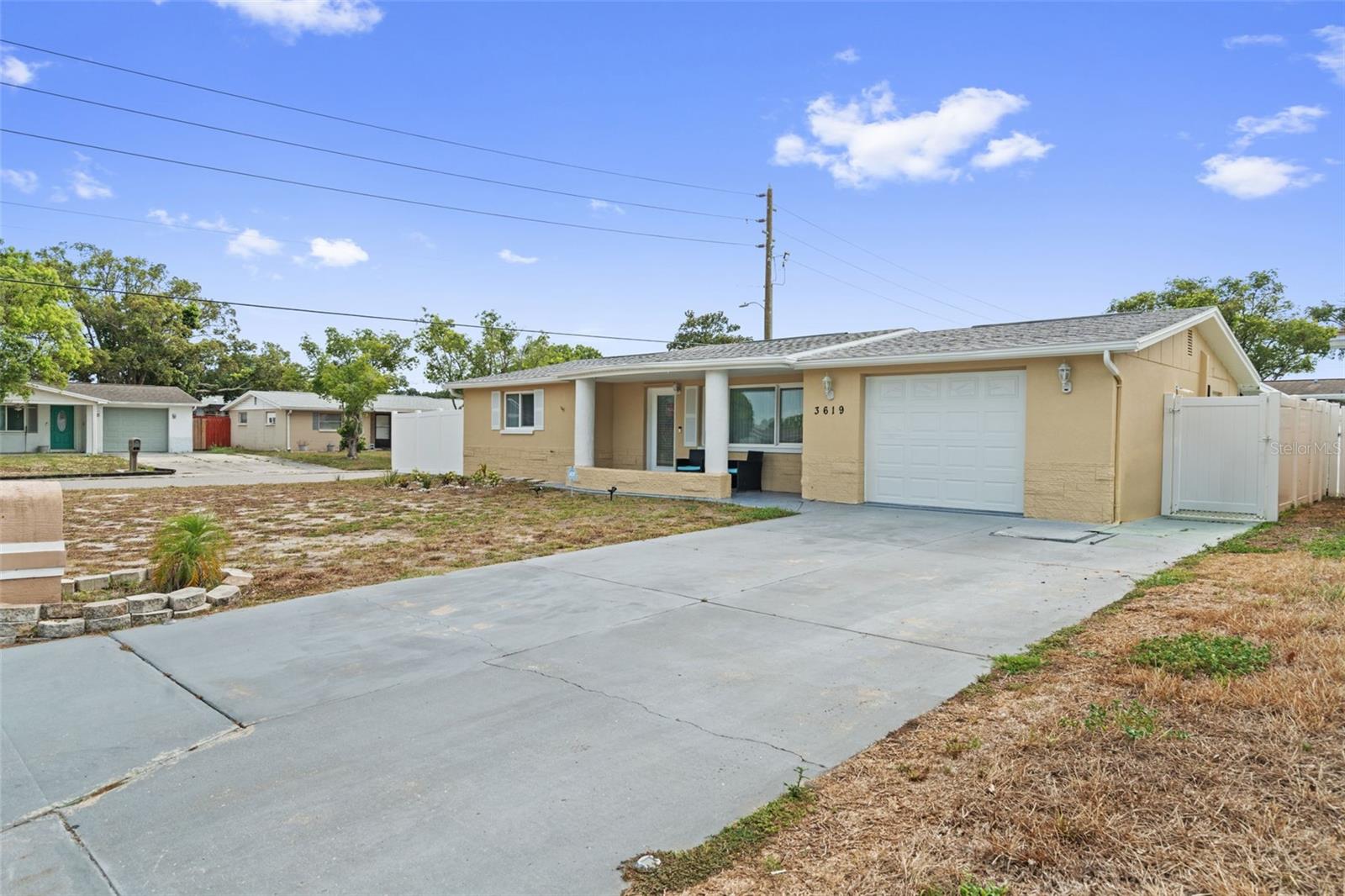 COLONIAL HILLS - Residential