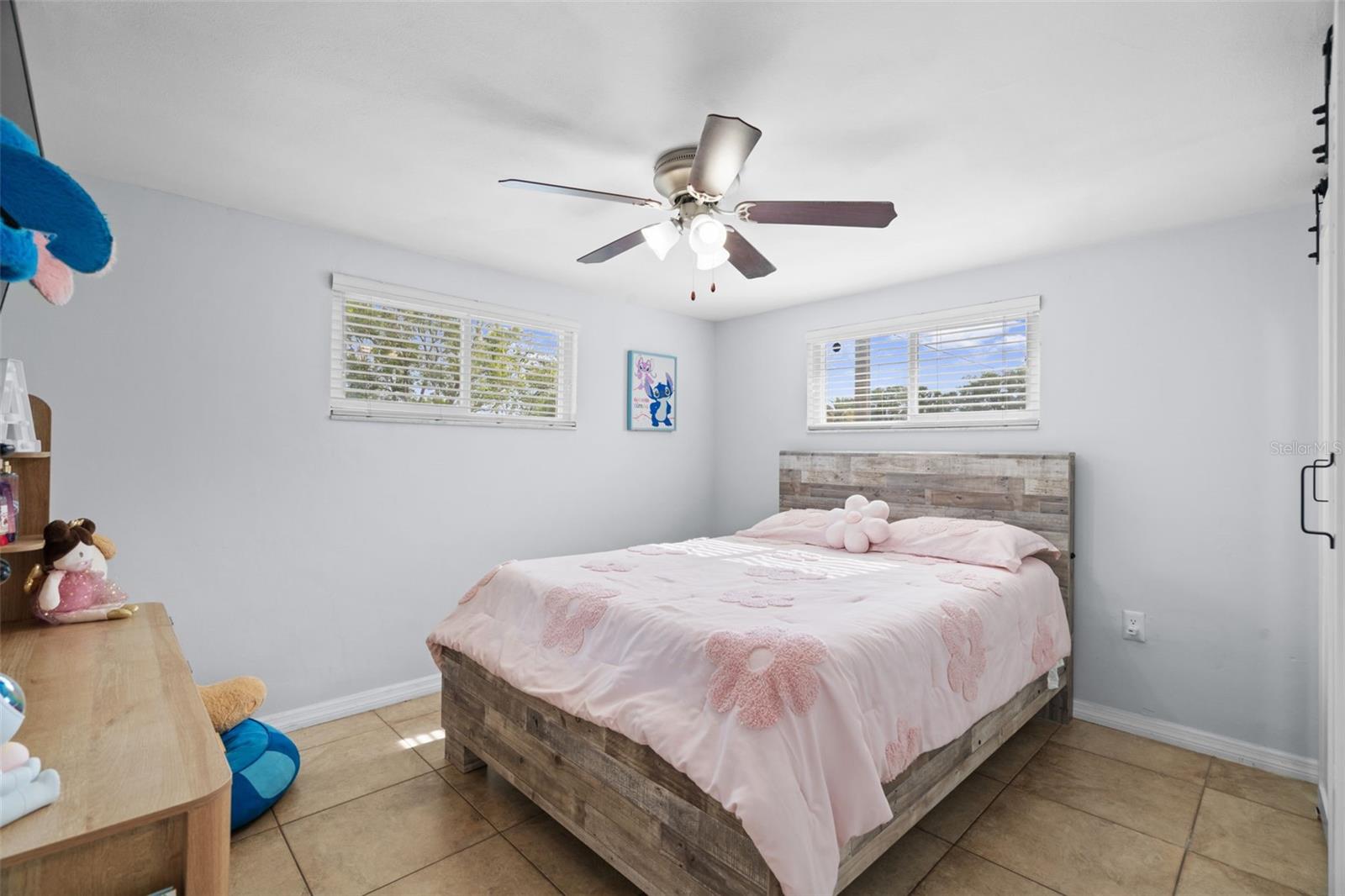 COLONIAL HILLS - Residential