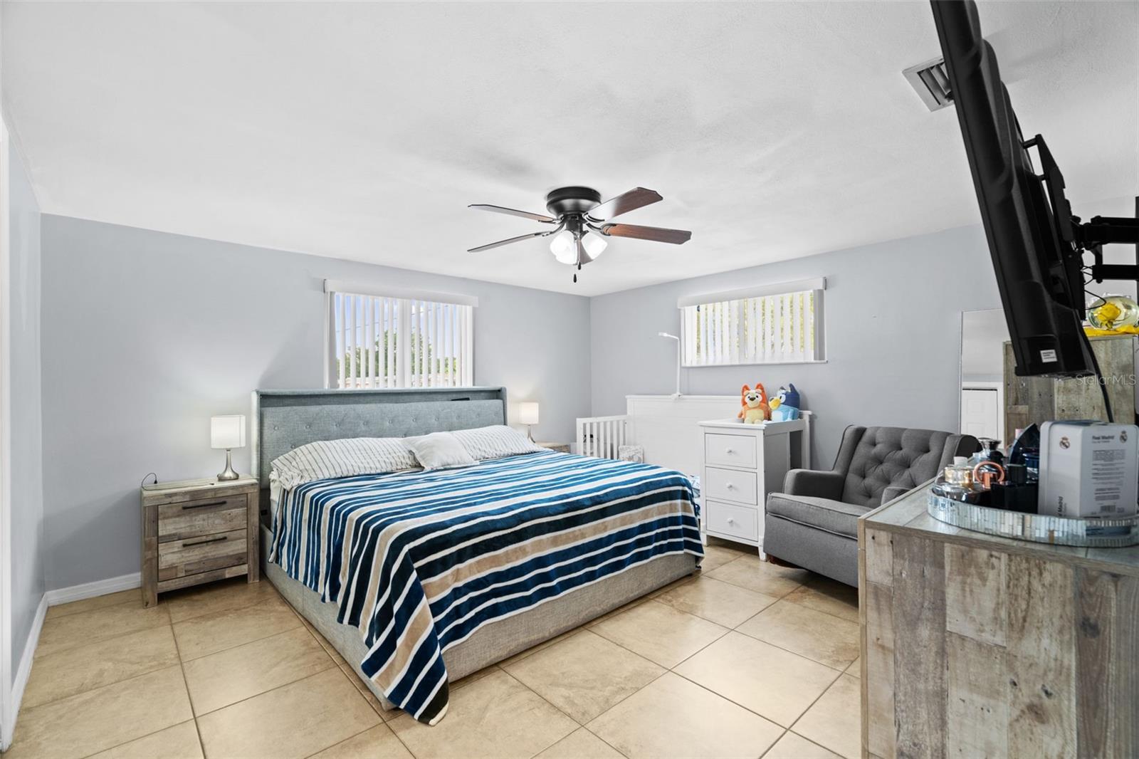 COLONIAL HILLS - Residential