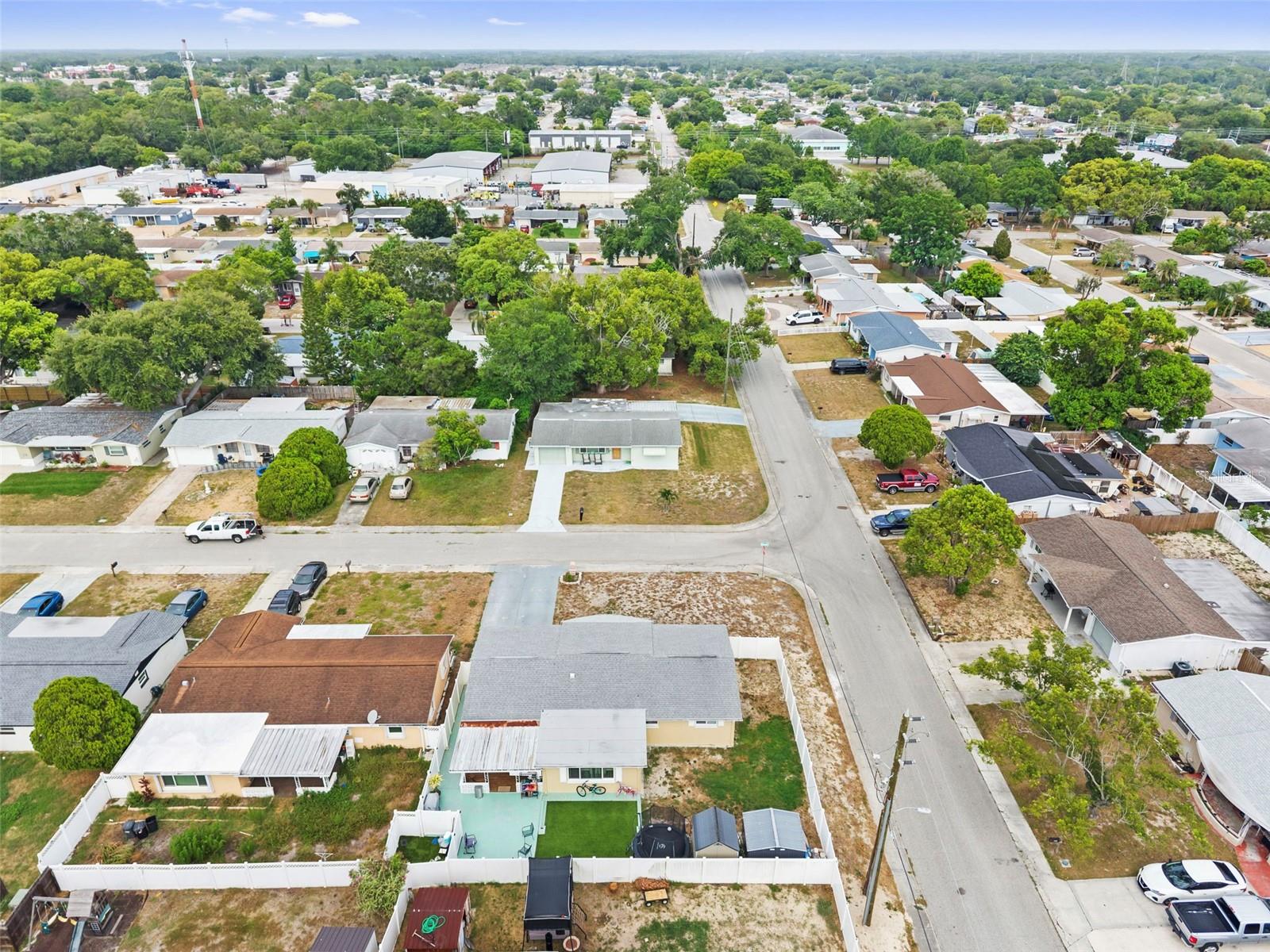 COLONIAL HILLS - Residential