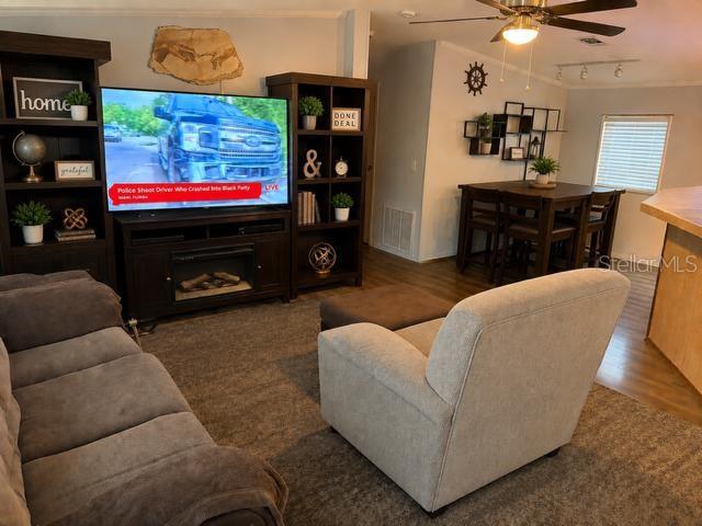 MOON LAKE ESTATES - Residential