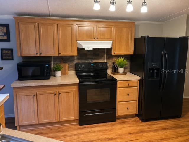 MOON LAKE ESTATES - Residential