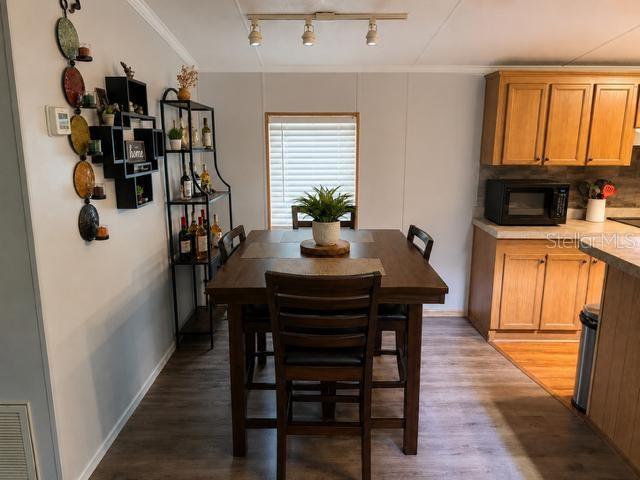 MOON LAKE ESTATES - Residential