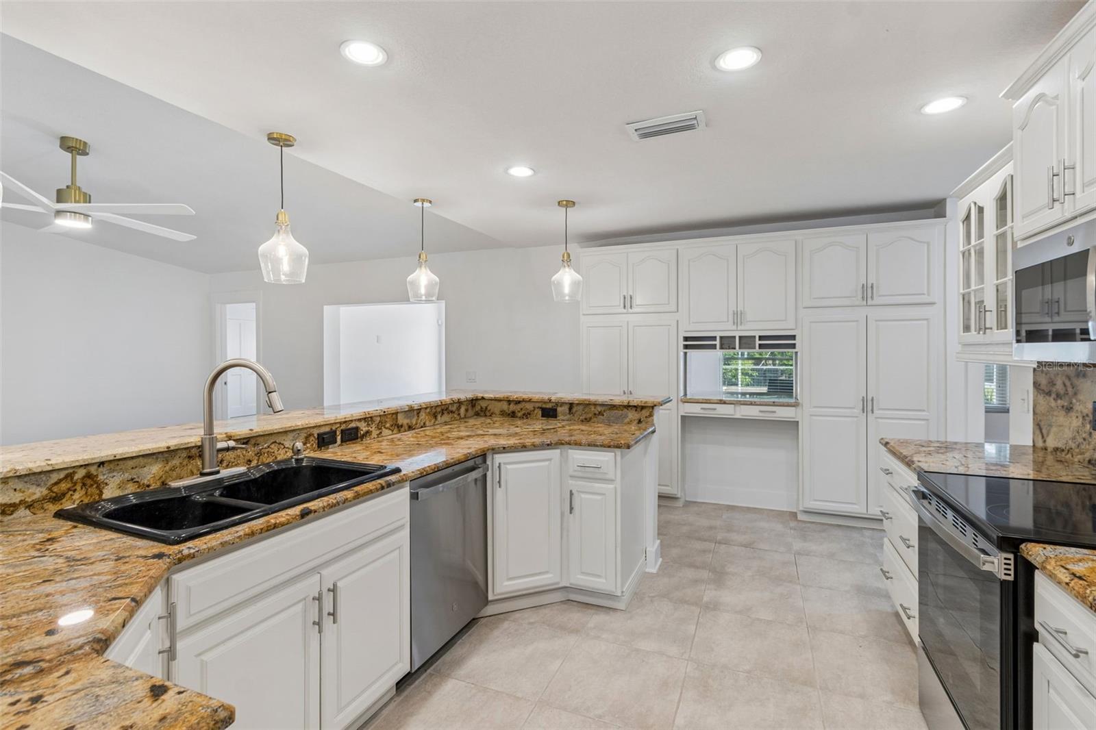 COUNTRY PLACE WEST UNIT V - Residential