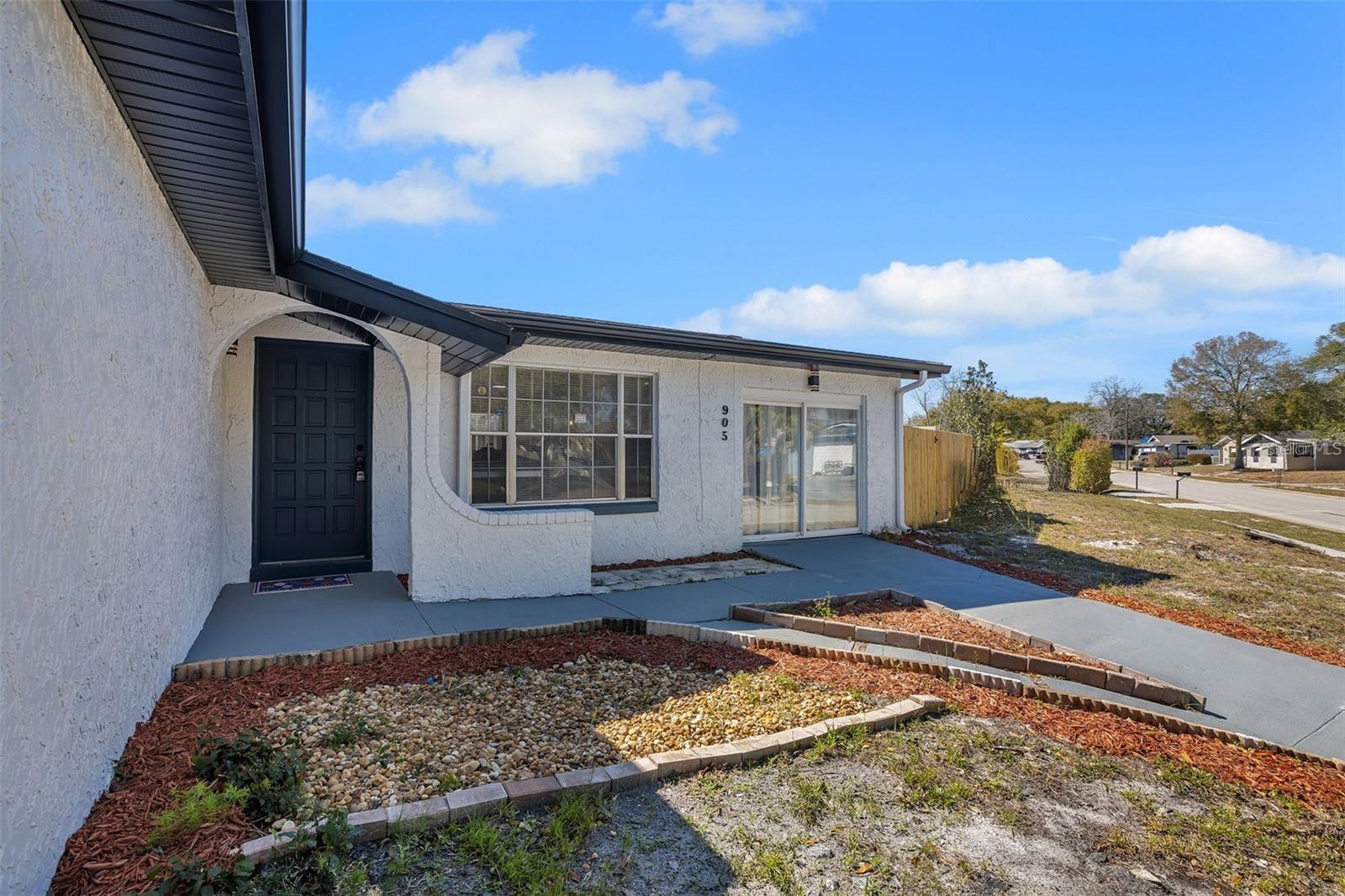 TWIN LAKES MANOR - Residential Lease