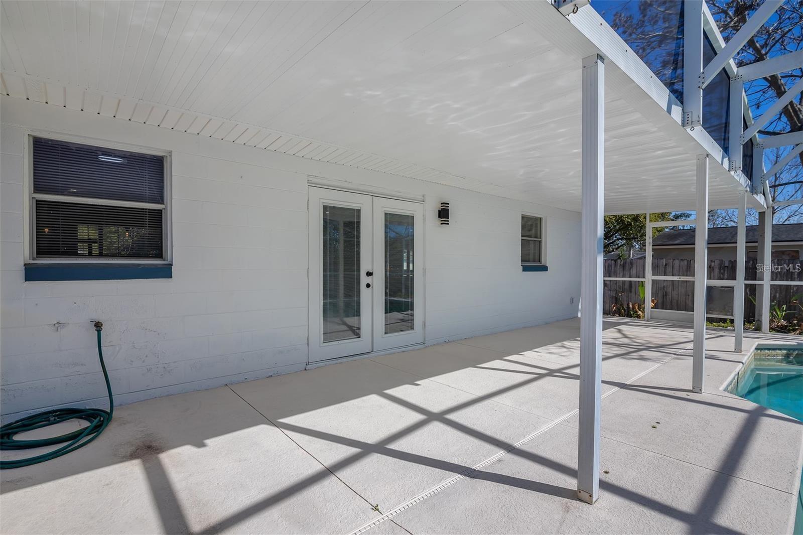 TWIN LAKES MANOR - Residential Lease