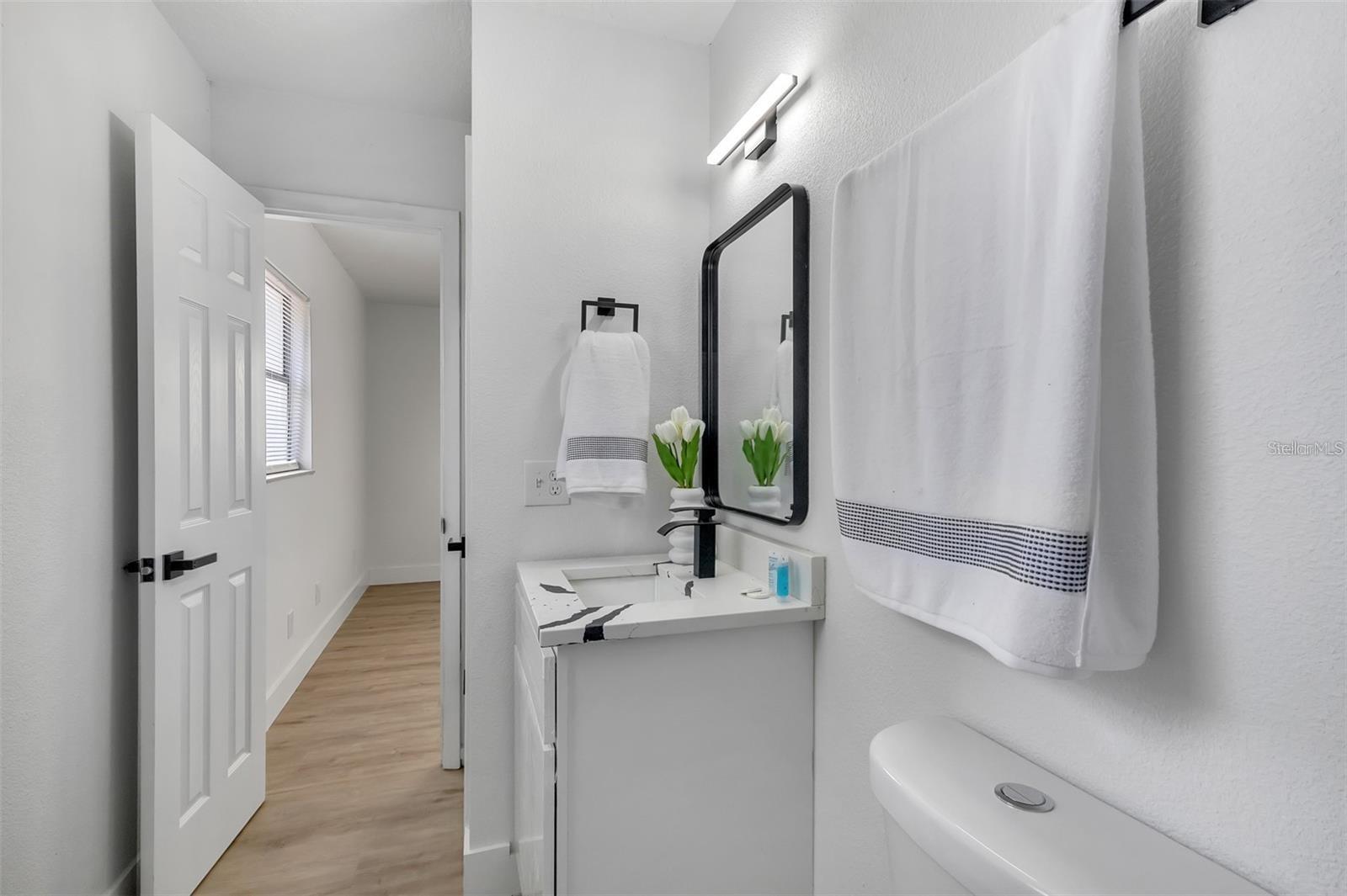 TWIN LAKES MANOR - Residential Lease