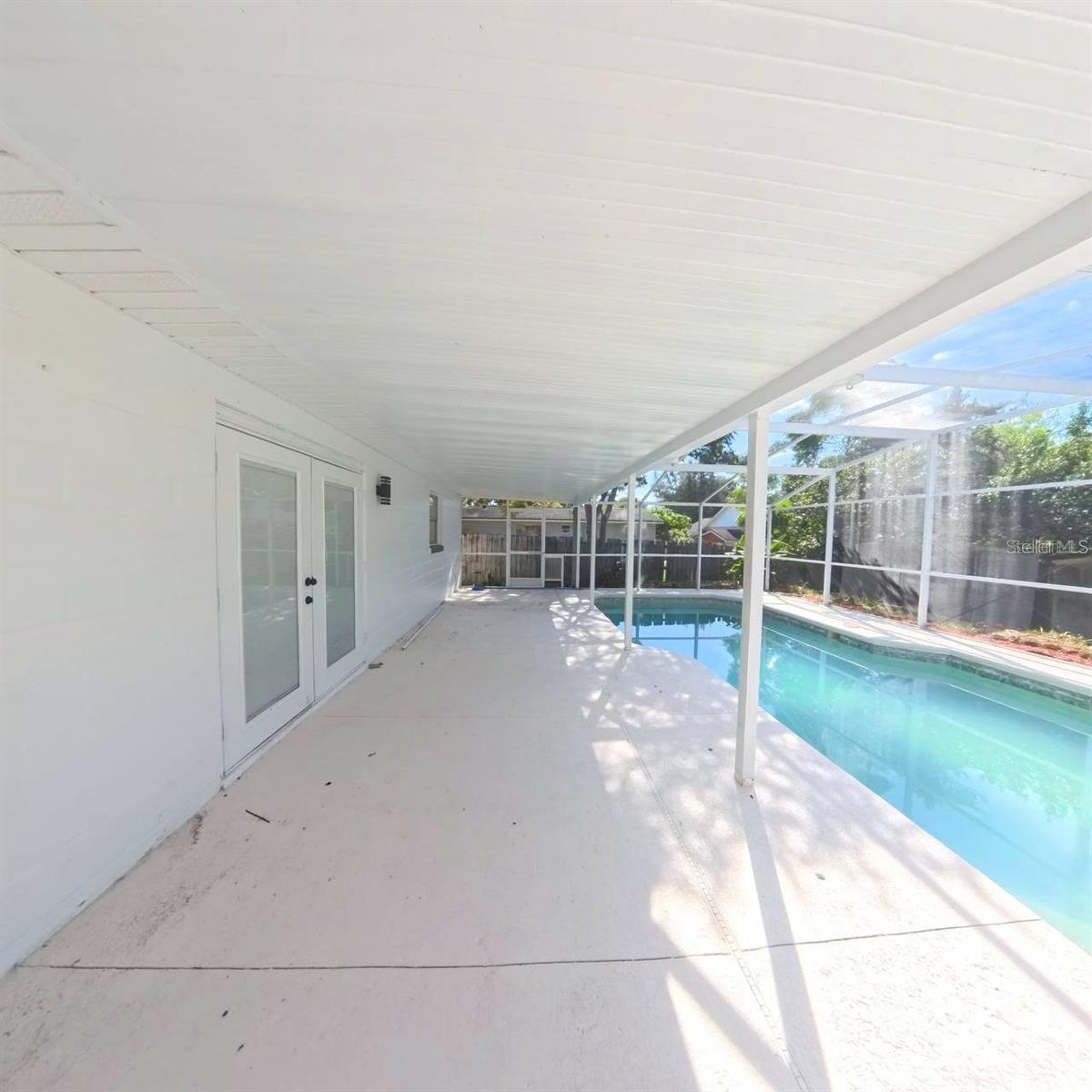 TWIN LAKES MANOR - Residential Lease