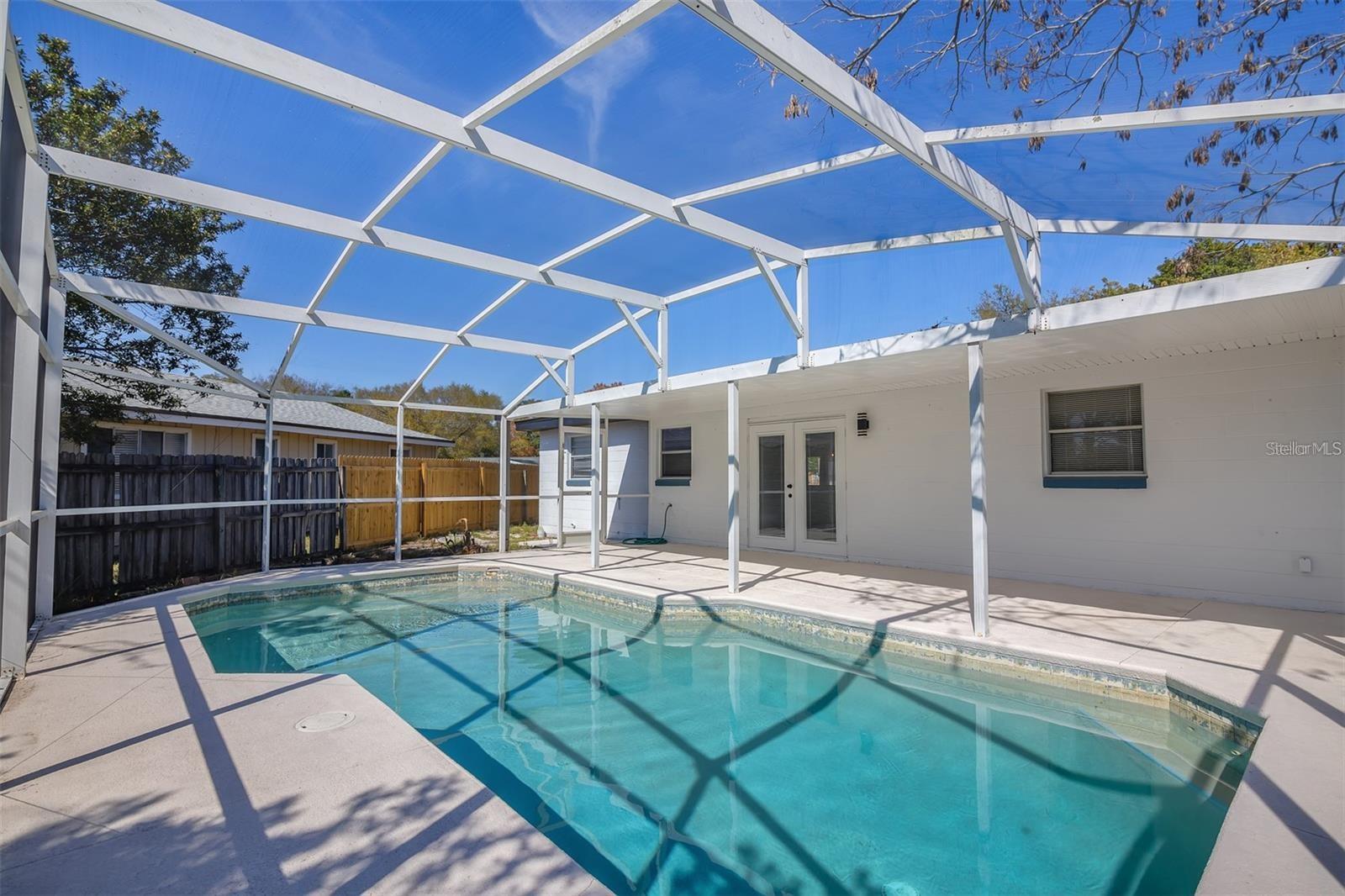 TWIN LAKES MANOR - Residential Lease