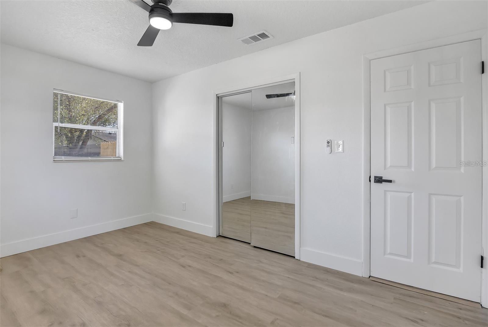TWIN LAKES MANOR - Residential Lease